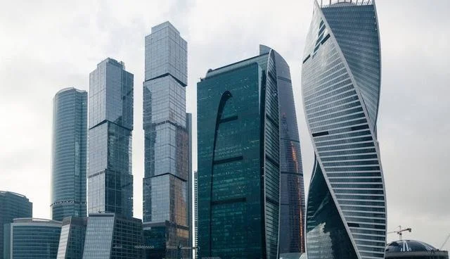 俄羅斯計劃 2025 年生產(chǎn) 1000 個國產(chǎn) 5G 基站，從而加快百萬人口城市 5G 網(wǎng)絡(luò)的部署進程。