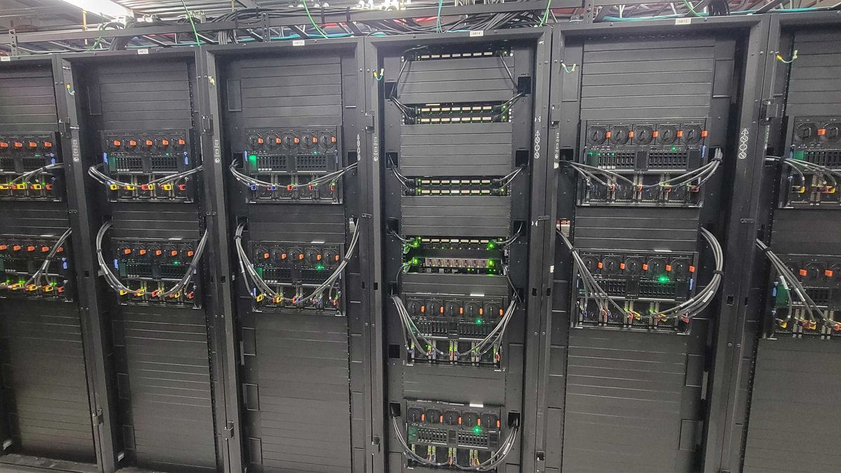 Exacluster展示業(yè)界首批基于英偉達(dá)H200 GPU的AI集群